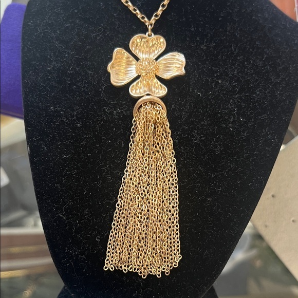 Banana Republic Jewelry - Banana Republic Gold Floral Pendant Necklace